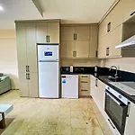 Zehra מלון