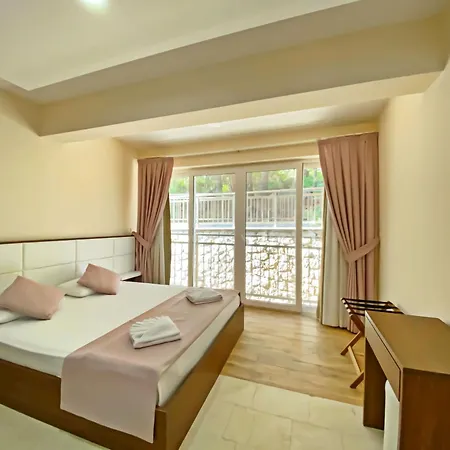 酒店 Zehra 厄吕代尼兹