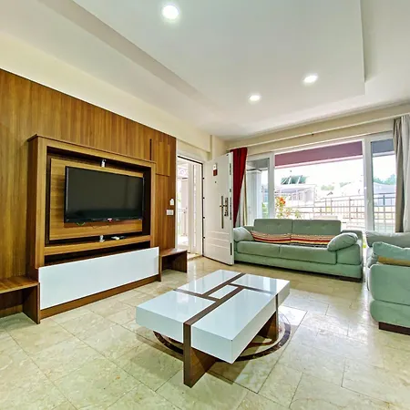 Zehra 厄吕代尼兹