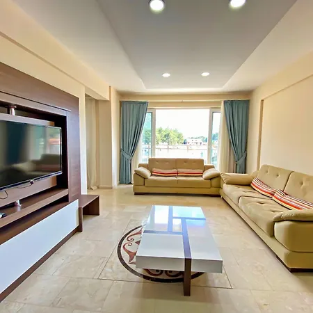 Zehra 厄吕代尼兹